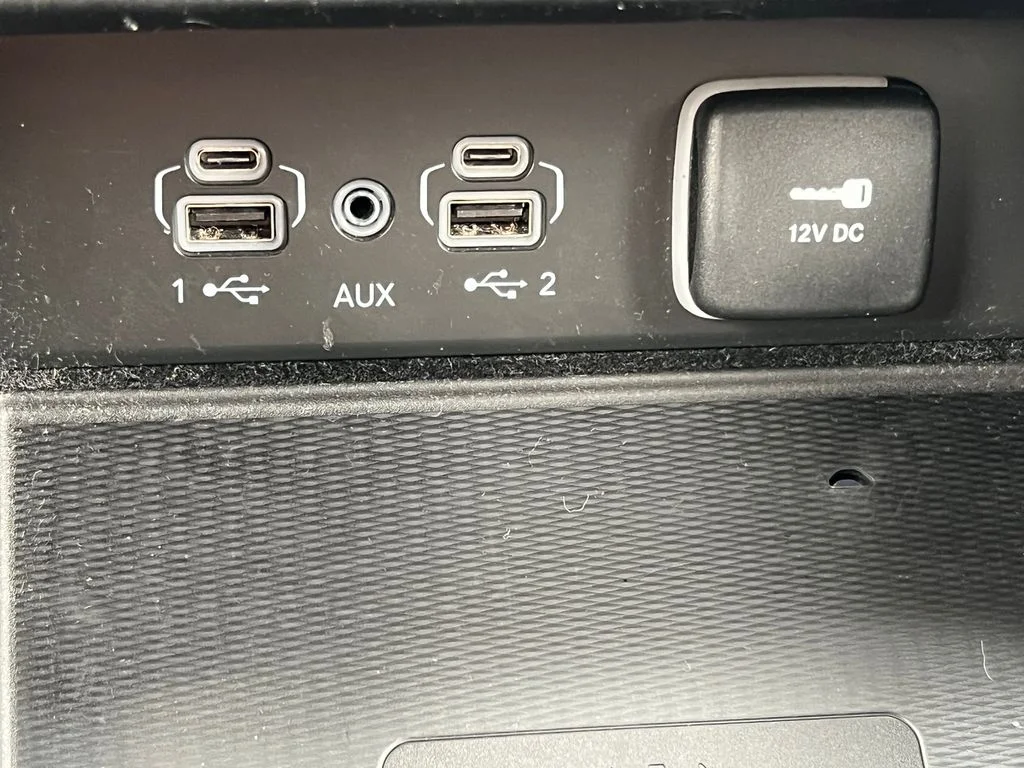 Used 2022 White Jeep Laredo image 27