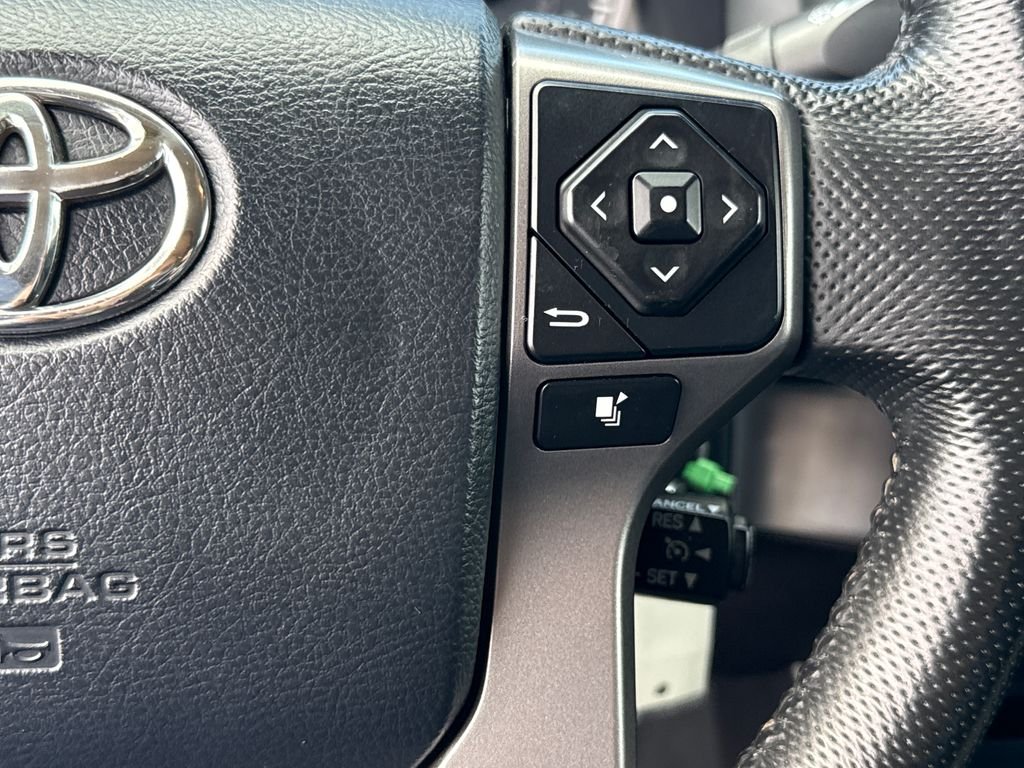 Used 2016 White Toyota SR5 image 16