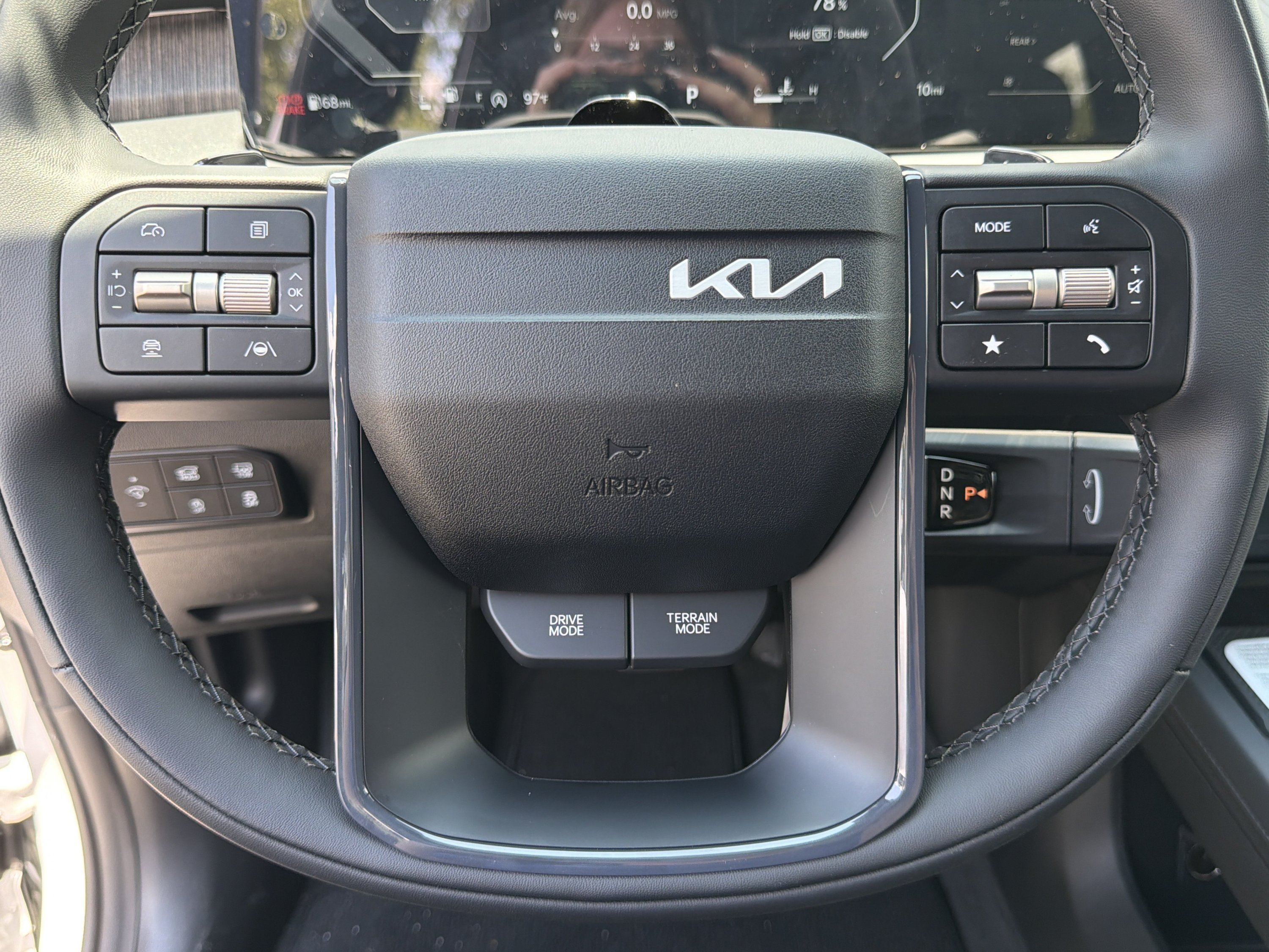 New 2027 Glacial White Pearl Kia SX Prestige image 16