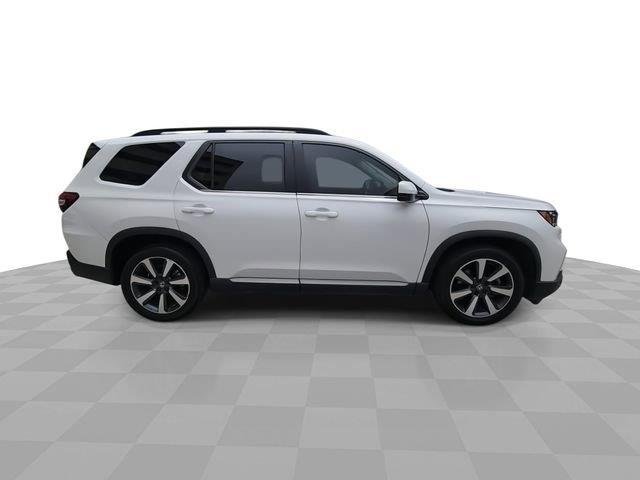 Used 2023 White Honda Touring image 9
