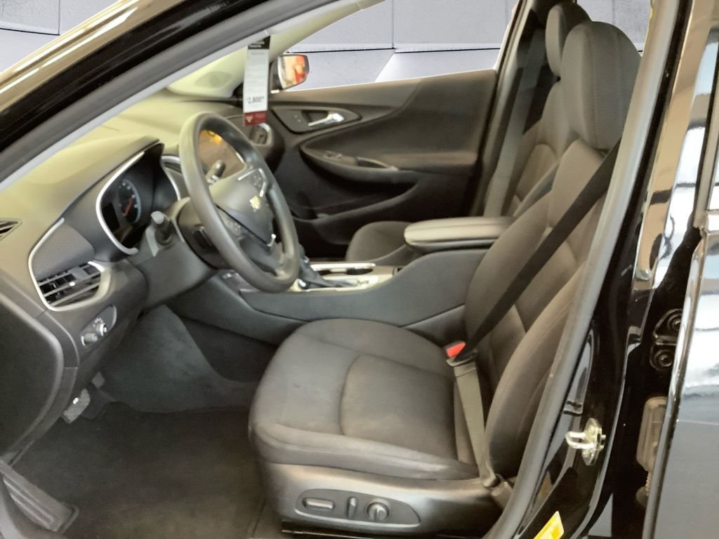 Used 2024 Black Chevrolet LT image 7