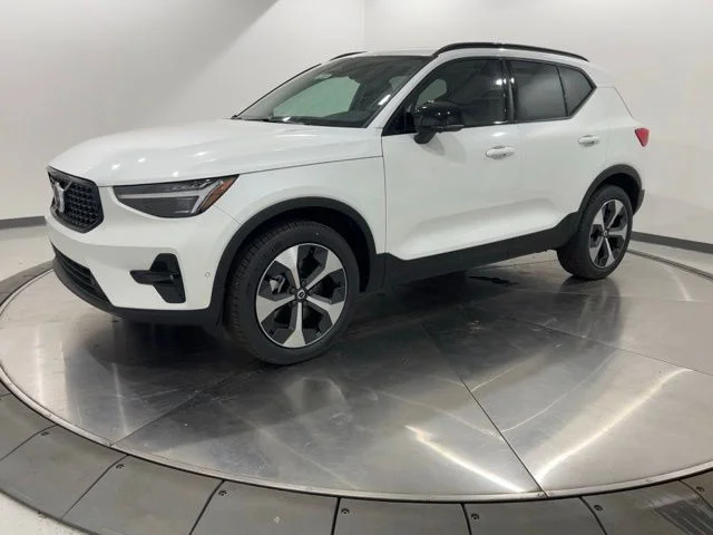 2026 Volvo XC40 B5 Plus