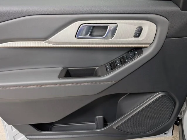 New 2027 Avalanche Gray Ford Active image 40