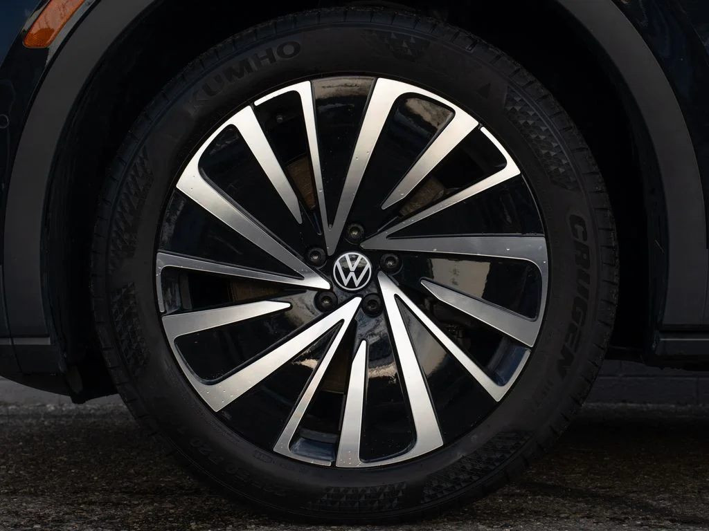 Used 2023 Black Volkswagen Pro S Plus image 12