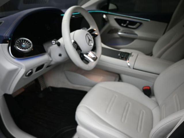 Used 2024  Mercedes-Benz Base image 19