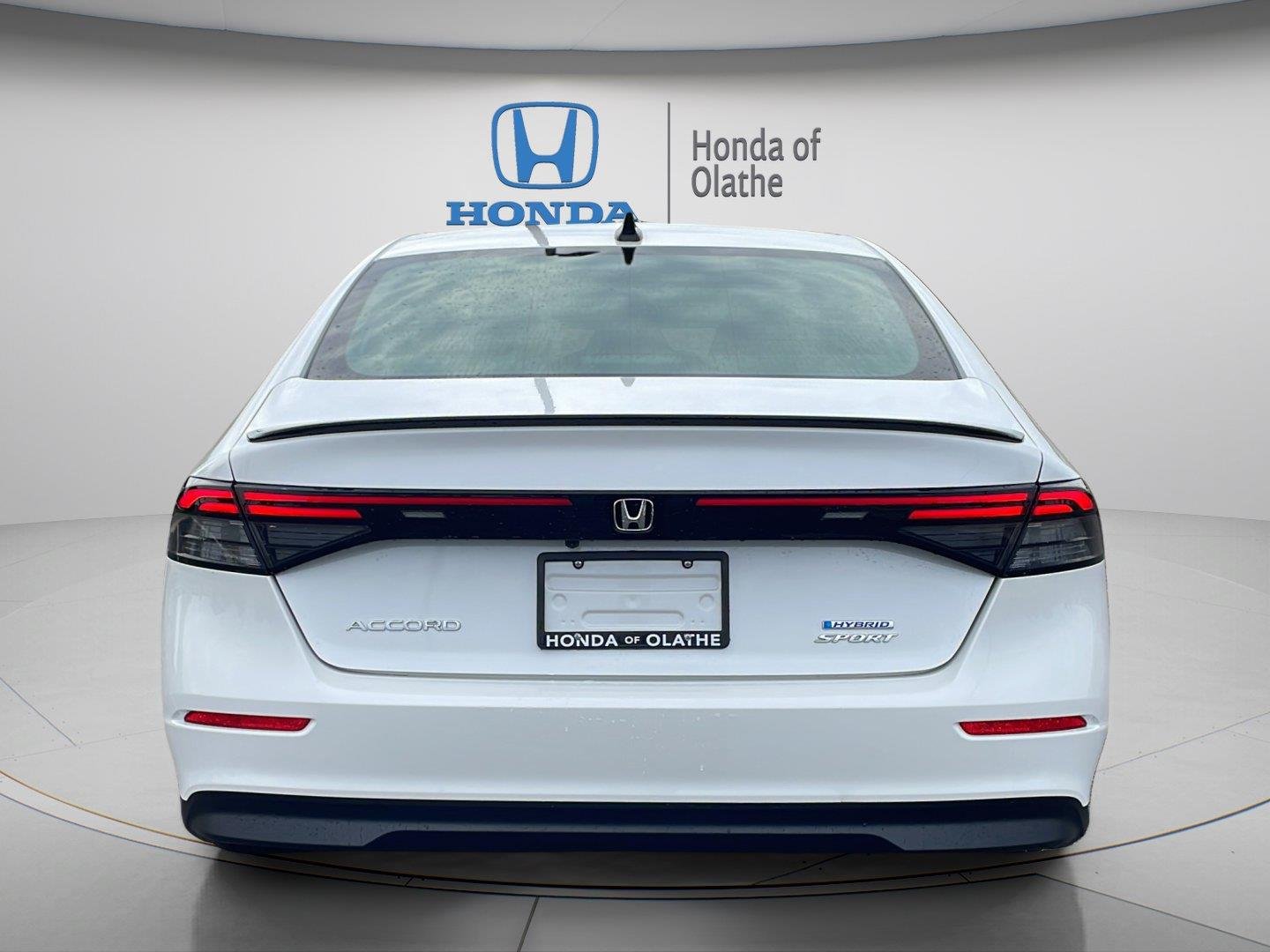Certified Used 2024 Platinum White Pearl Honda HYBRID SPORT image 4