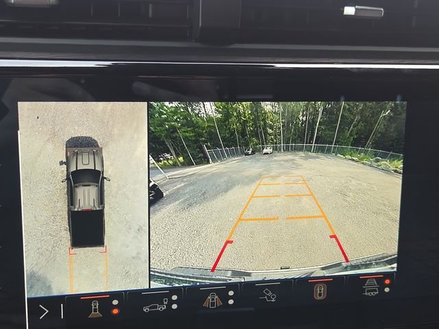 Used 2024 Summit White GMC AT4 image 10
