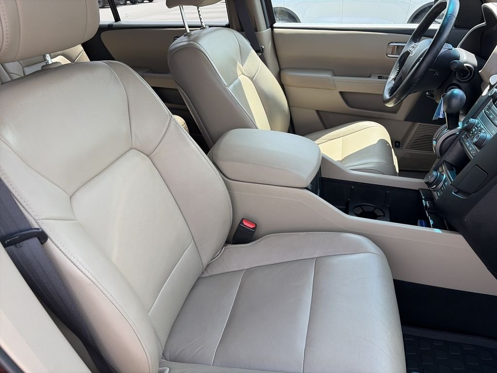 Used 2013 Purple Honda EX-L image 32