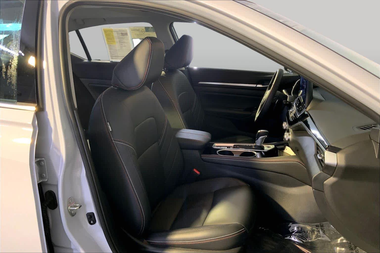 Used 2025 Gray Sky Pearl Nissan SR image 8