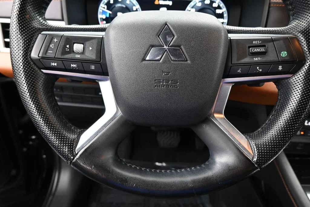Used 2022 Black Mitsubishi SEL image 39
