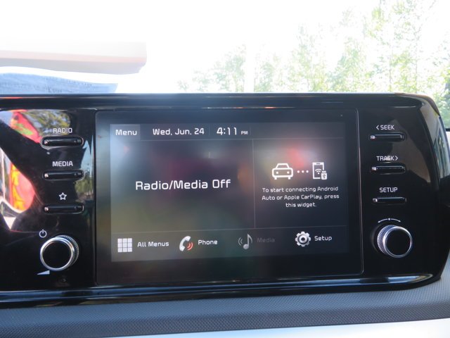 Used 2022 Glacial White Pearl Kia LX image 23
