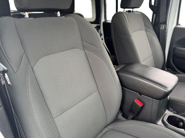 Used 2022 White Jeep Unlimited Sport S image 19