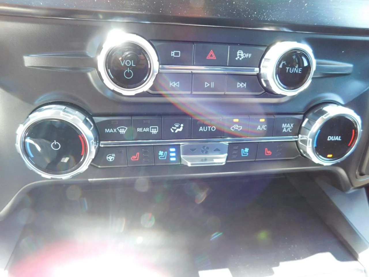 New 2027 Carbonized Gray Metallic Ford F-250® Lariat® image 48