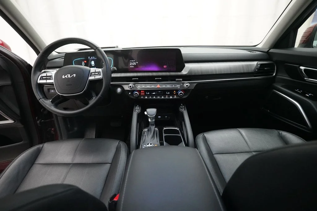 Used 2024 Red Kia EX image 4