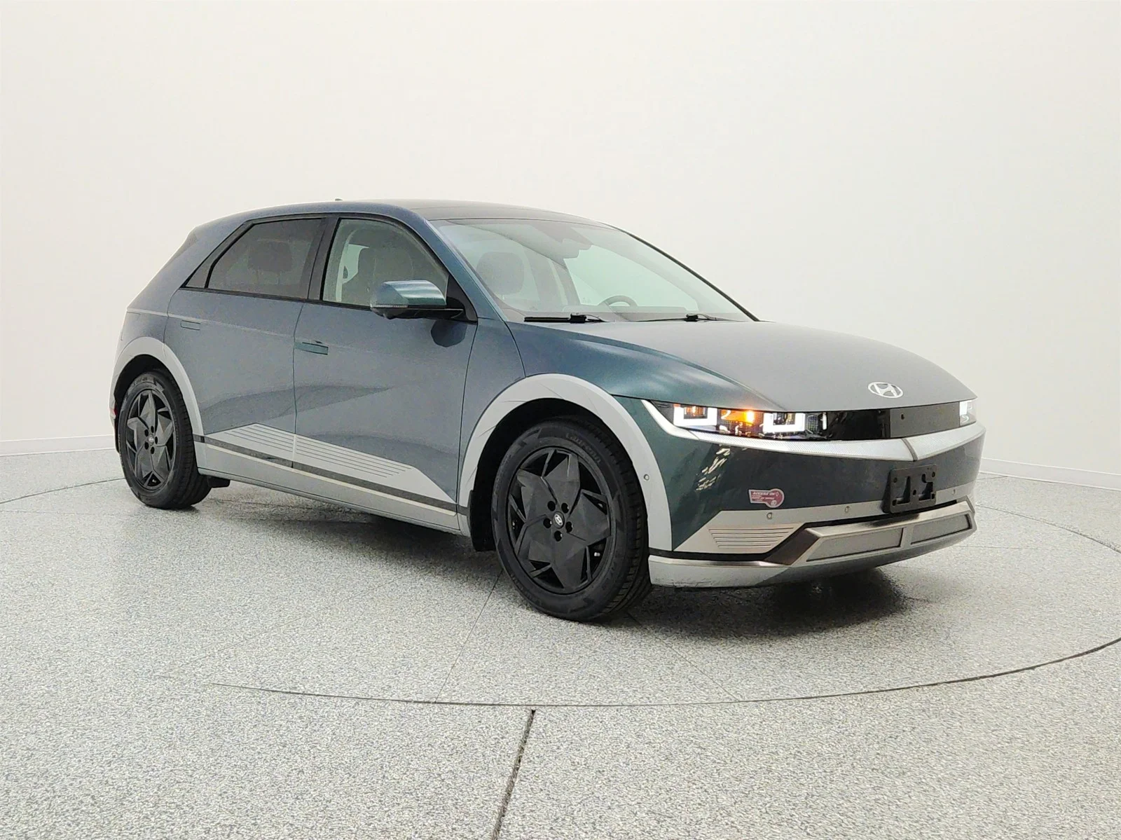 Used 2024 Digital Teal Hyundai Limited RWD image 3
