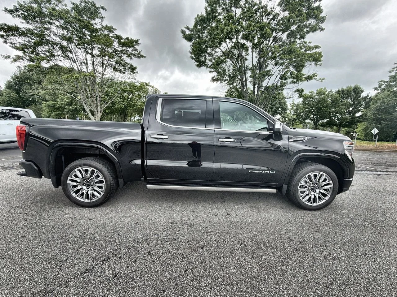 New 2026 Onyx Black GMC Denali Ultimate image 9