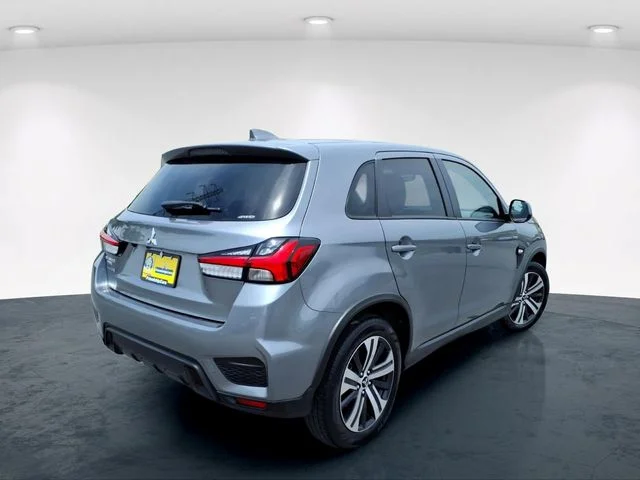 Used 2025 Gray Mitsubishi 2.0 ES image 8