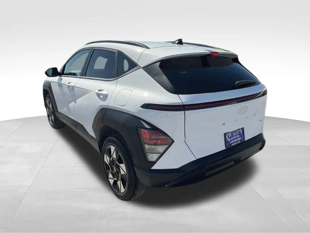 Used 2025 White Hyundai SEL image 6