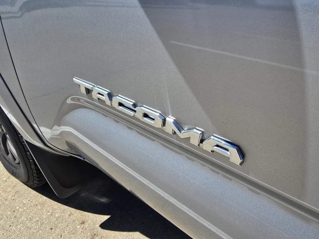 Used 2020 Silver Sky Metallic Toyota SR5 image 11