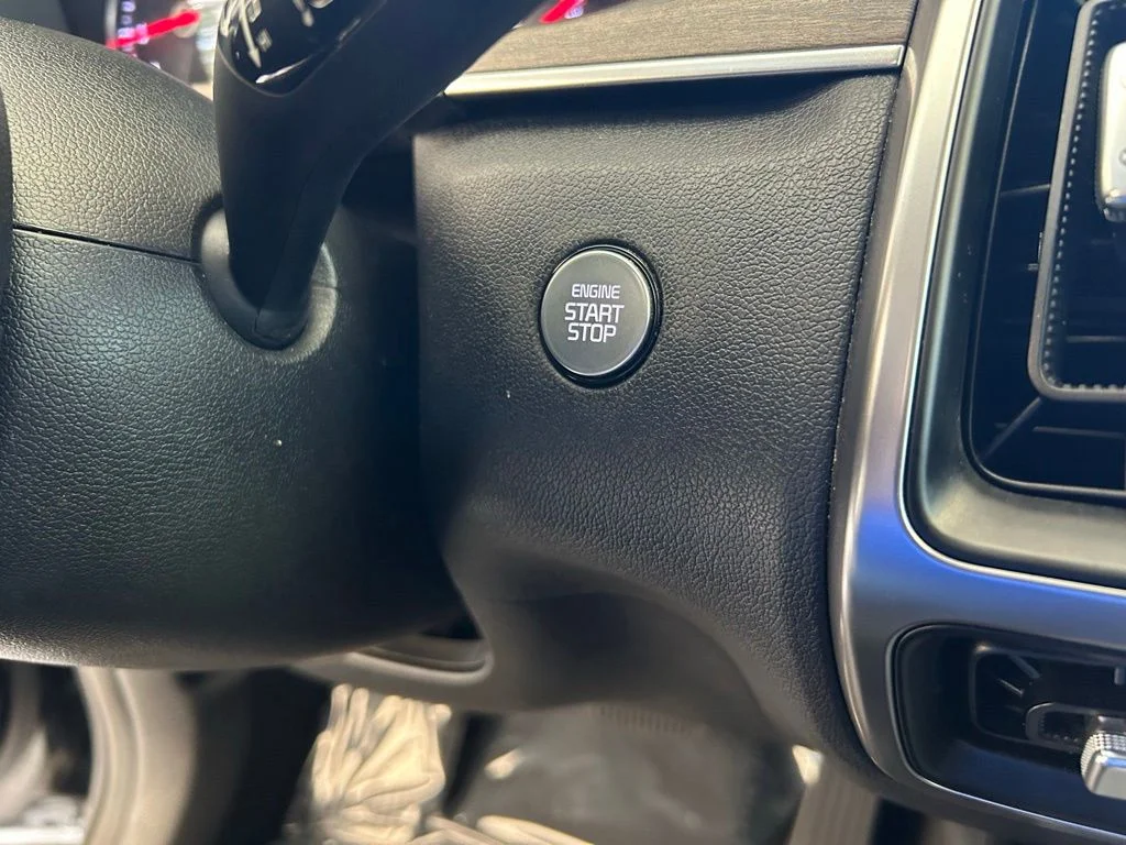 Used 2022 Black Kia EX image 46