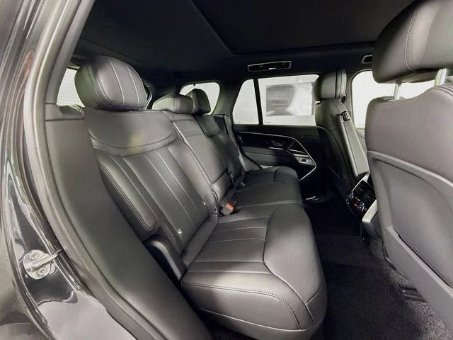 New 2026 Carpathian Gray Premium Metallic Land Rover SE image 29