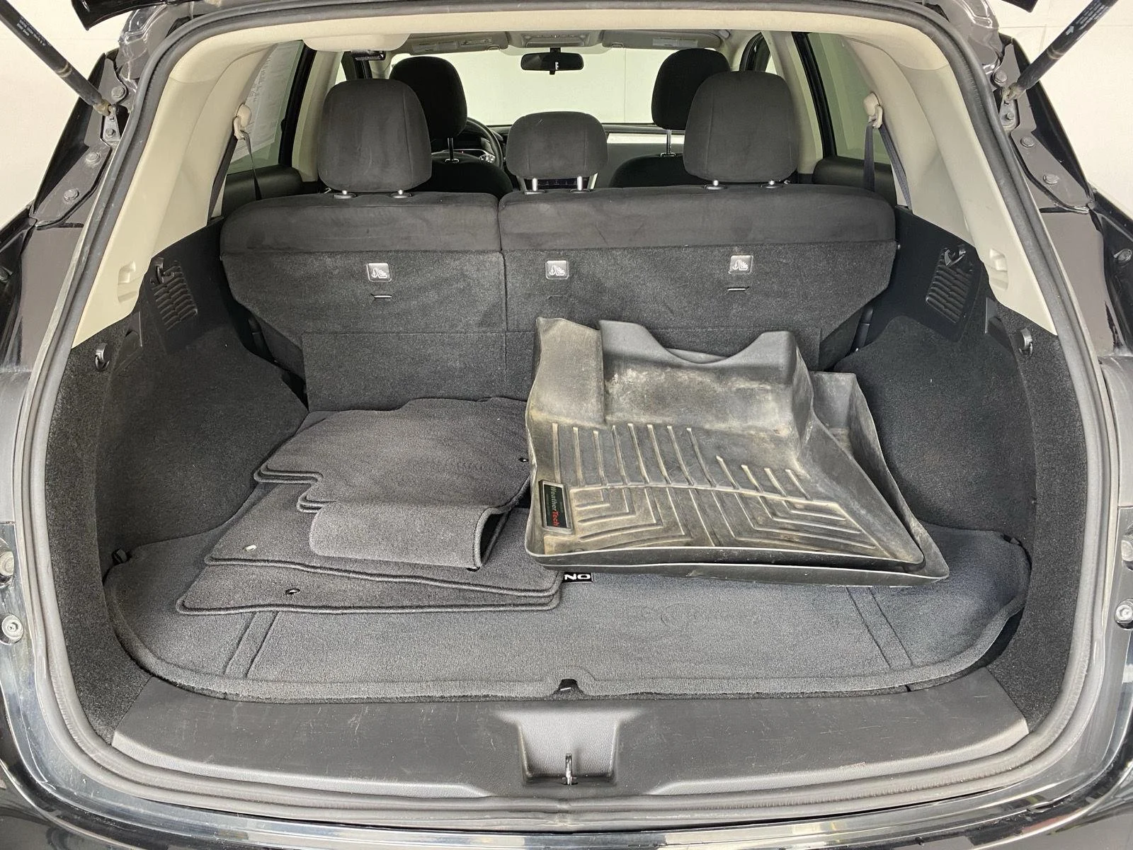 Used 2019 Magnetic Black Pearl Nissan S image 7