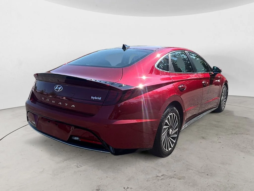 Used 2023 Ultimate Red Hyundai SEL image 6