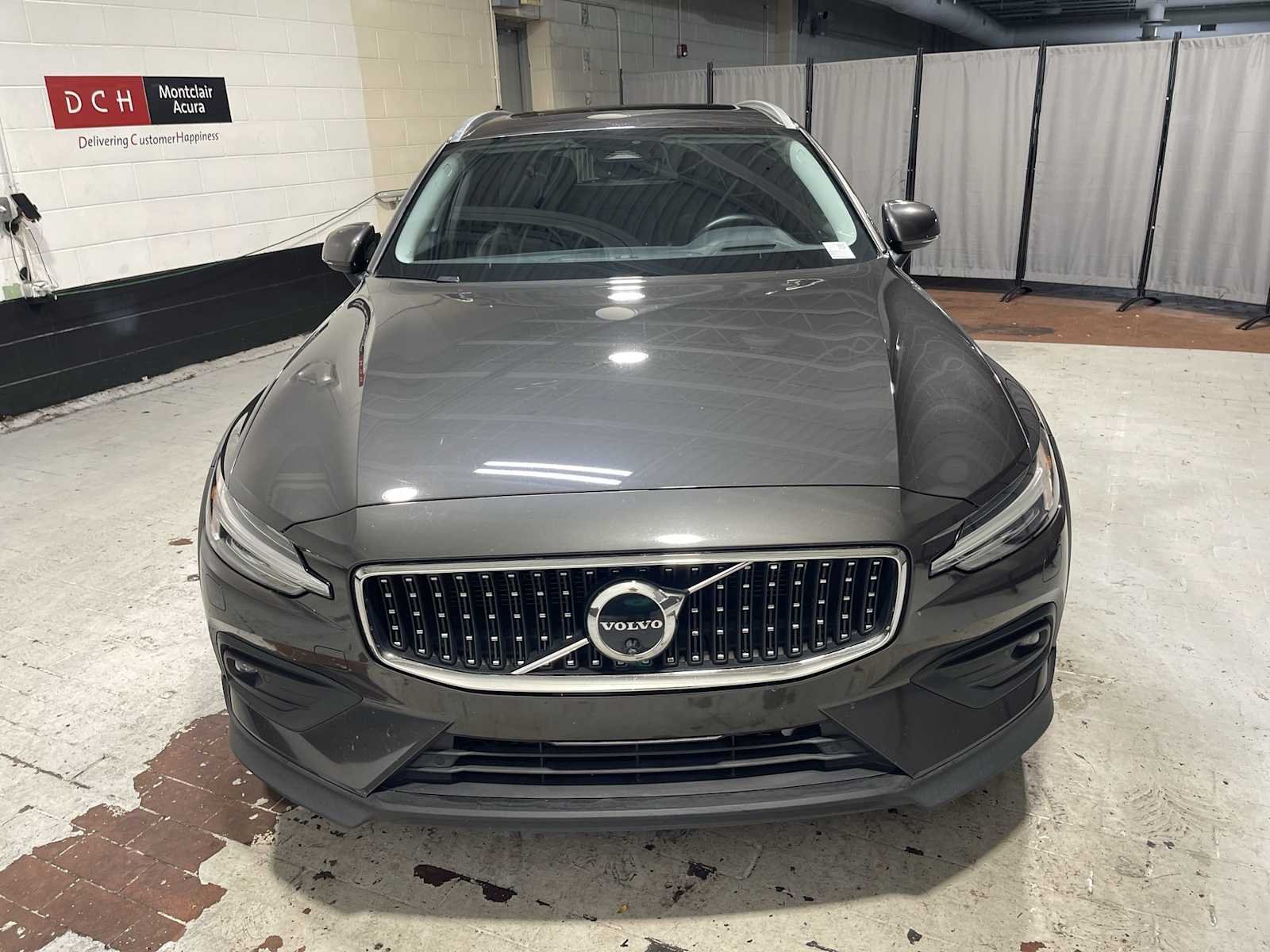 Used 2023 Gray Volvo Ultimate image 6