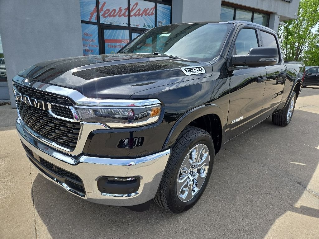 New 2026 Diamond Black Crystal Pearl-Coat Exterior Paint RAM Big Horn/Lone Star image 2