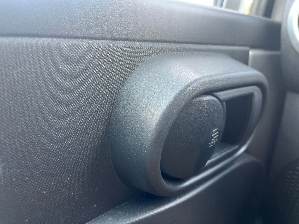 Used 2008 Silver Jeep Unlimited Sahara image 22