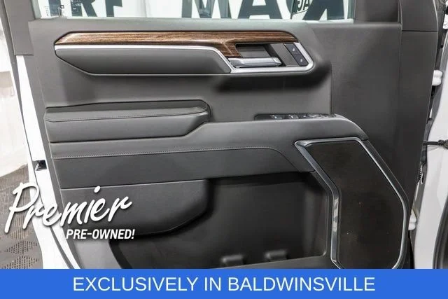 Used 2024 Summit White GMC Elevation image 16