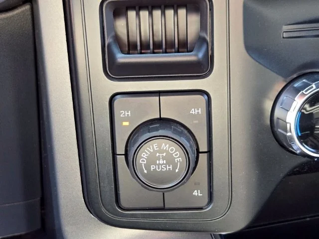 Used 2025 Black Ford XLT image 29
