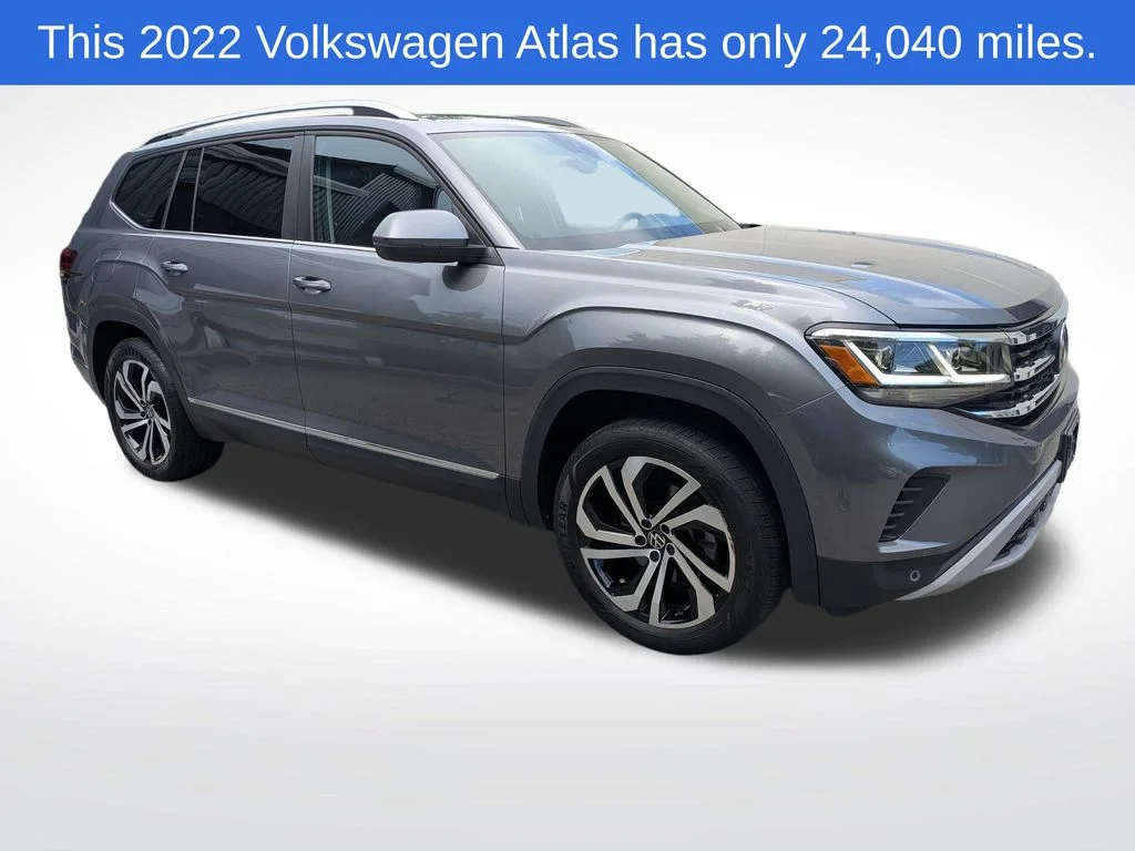 Used 2022  Volkswagen 2.0T SEL image 1