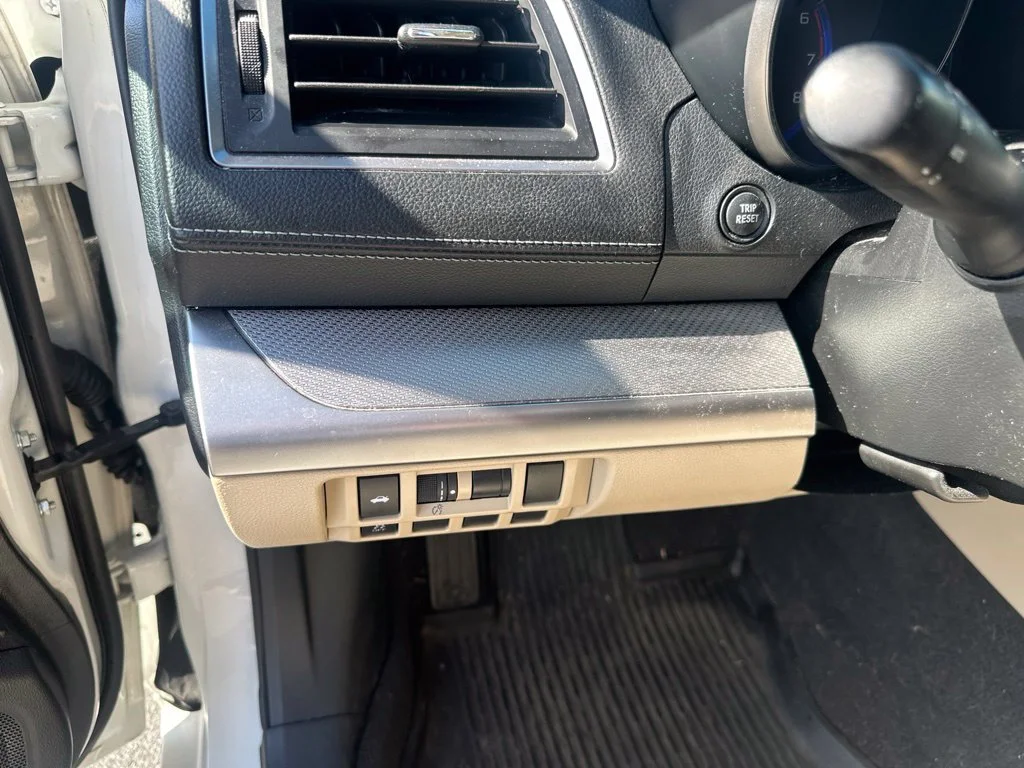 Used 2018 Crystal White Pearl Subaru 2.5i image 16