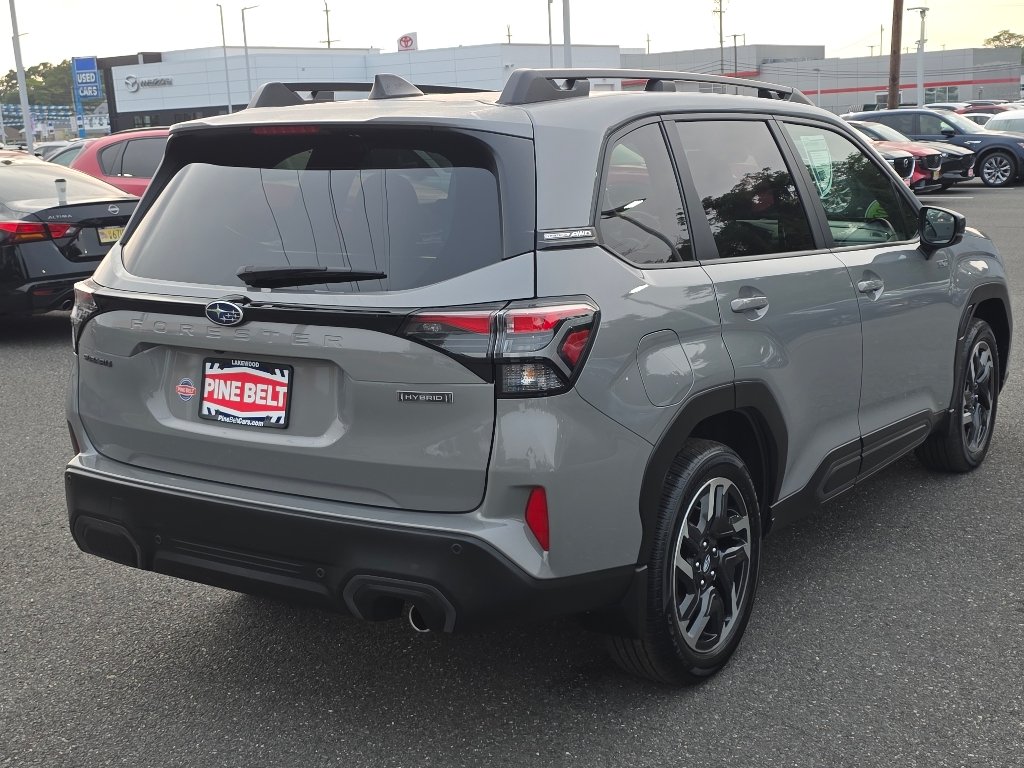 Used 2025 River Rock Pearl Subaru Limited image 16