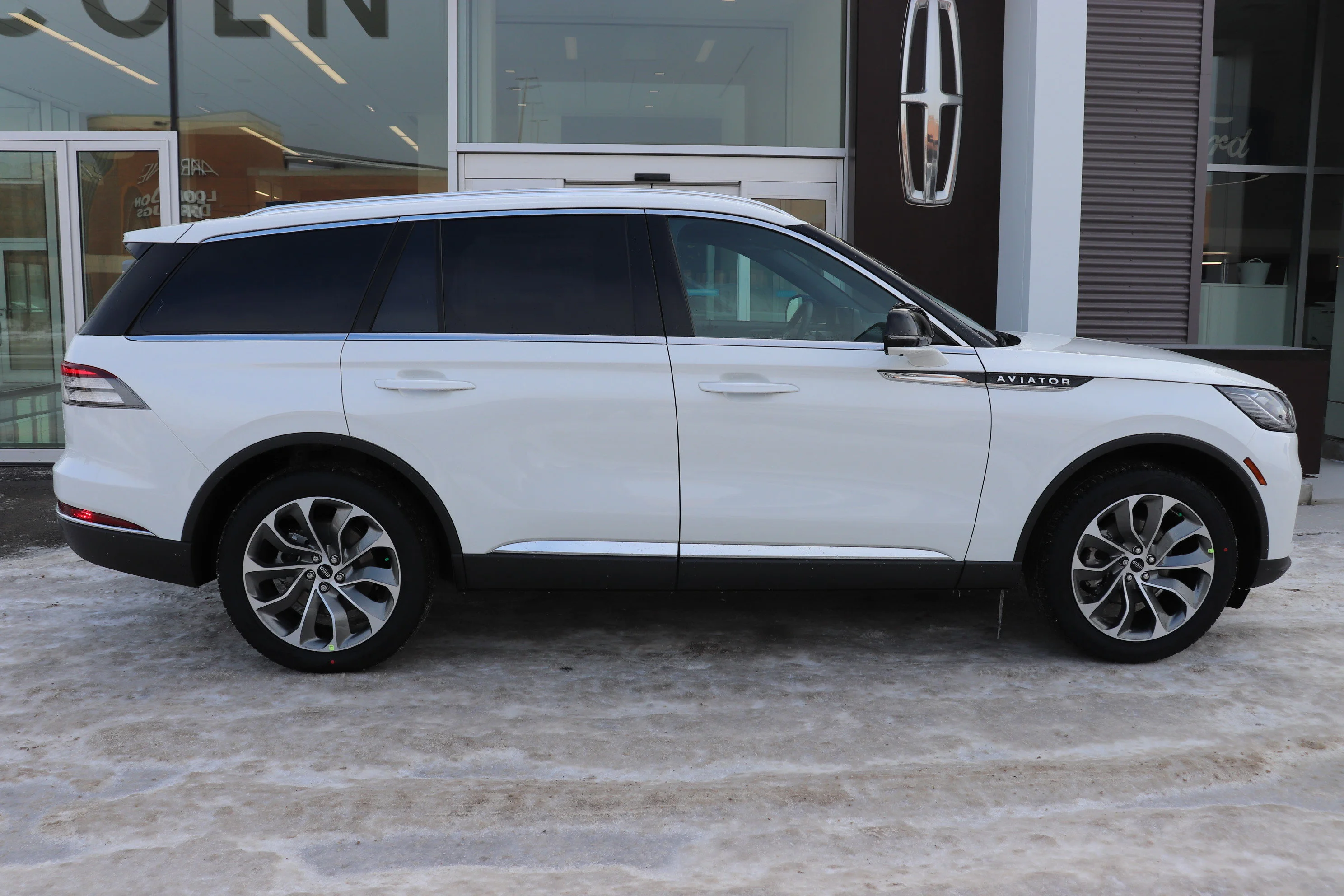 New 2026 PRISTINE WHITE MET 3C Lincoln Reserve image 3