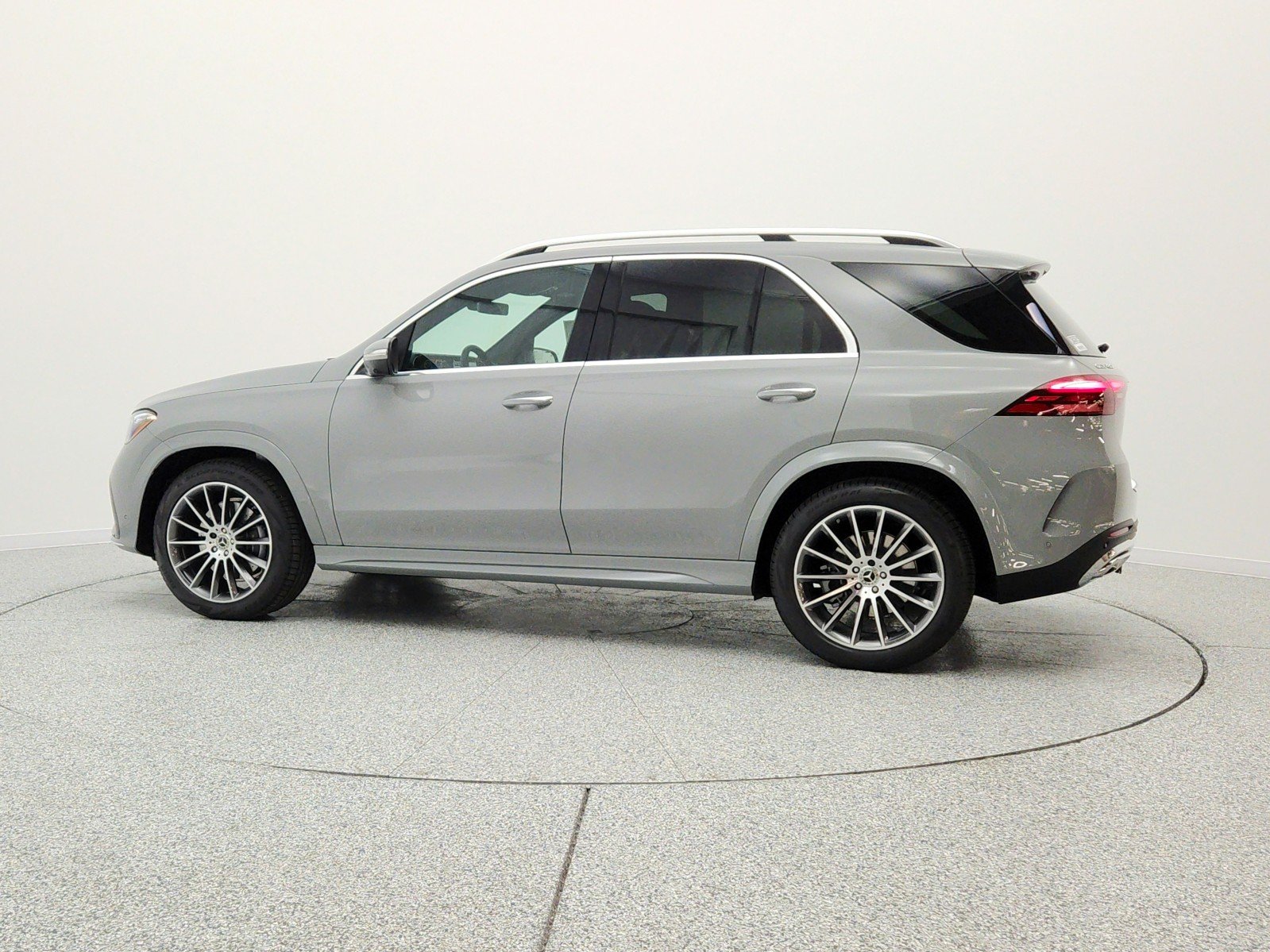 New 2026 MANUFAKTUR Alpine Grey Mercedes-Benz GLE 450 4MATIC® SUV image 8