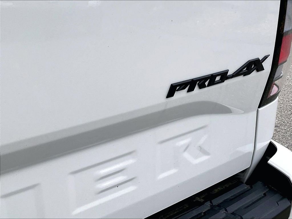 Used 2024 White Nissan PRO-4X image 28