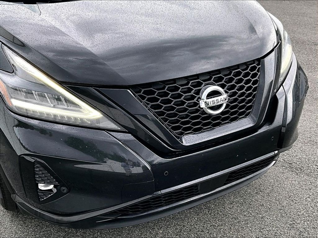 Used 2021 Black Nissan SL image 31