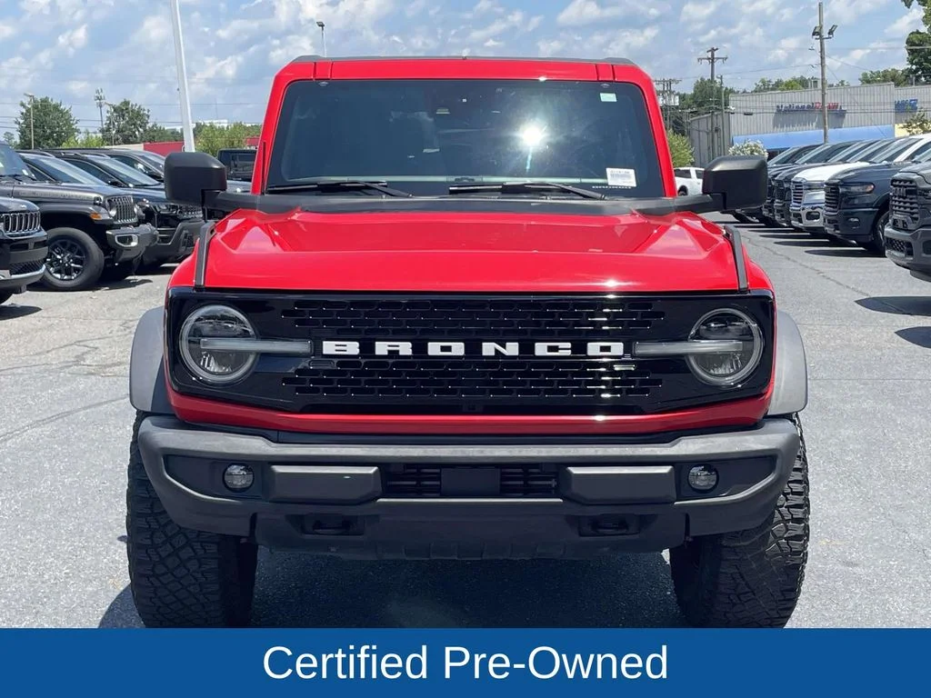 Used 2022 Red Ford Wildtrak image 3