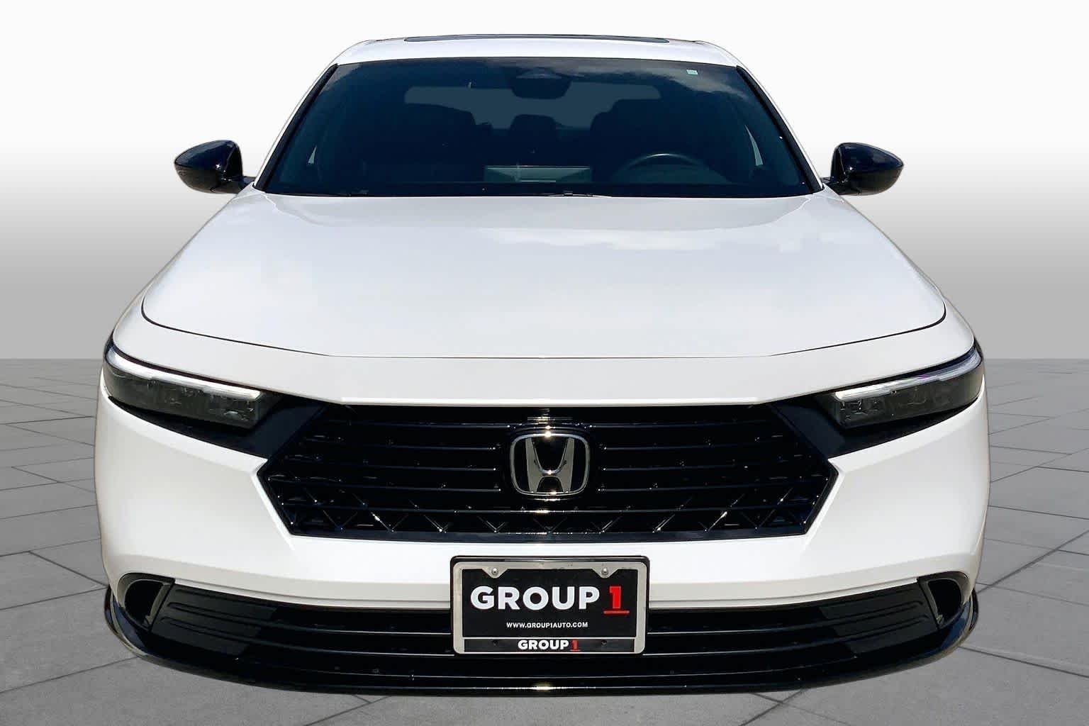 Used 2025 Platinum White Pearl Honda Sport-L image 4