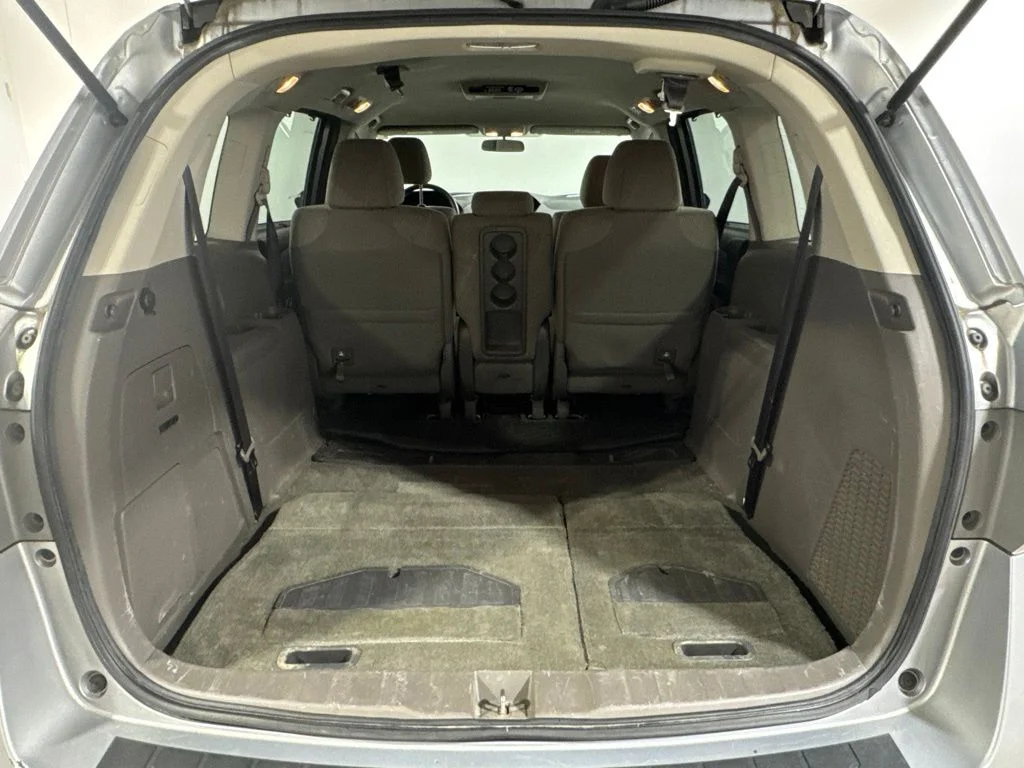 Used 2016 Lunar Silver Metallic Honda SE image 28