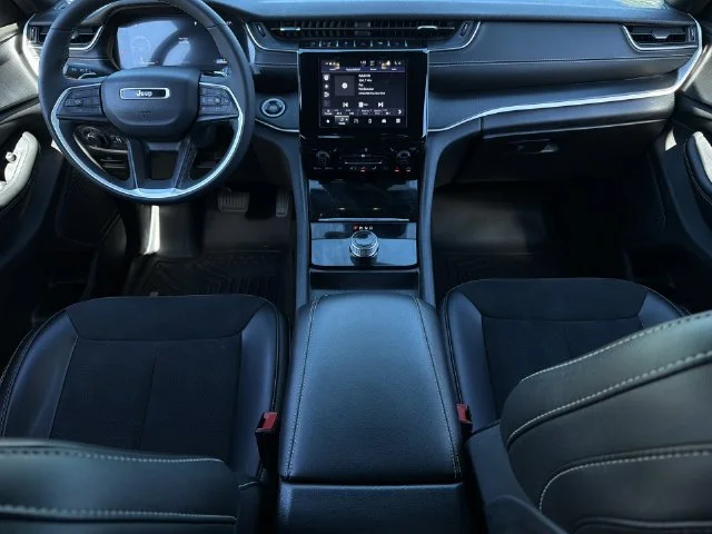 Used 2023 White Jeep Altitude X image 17