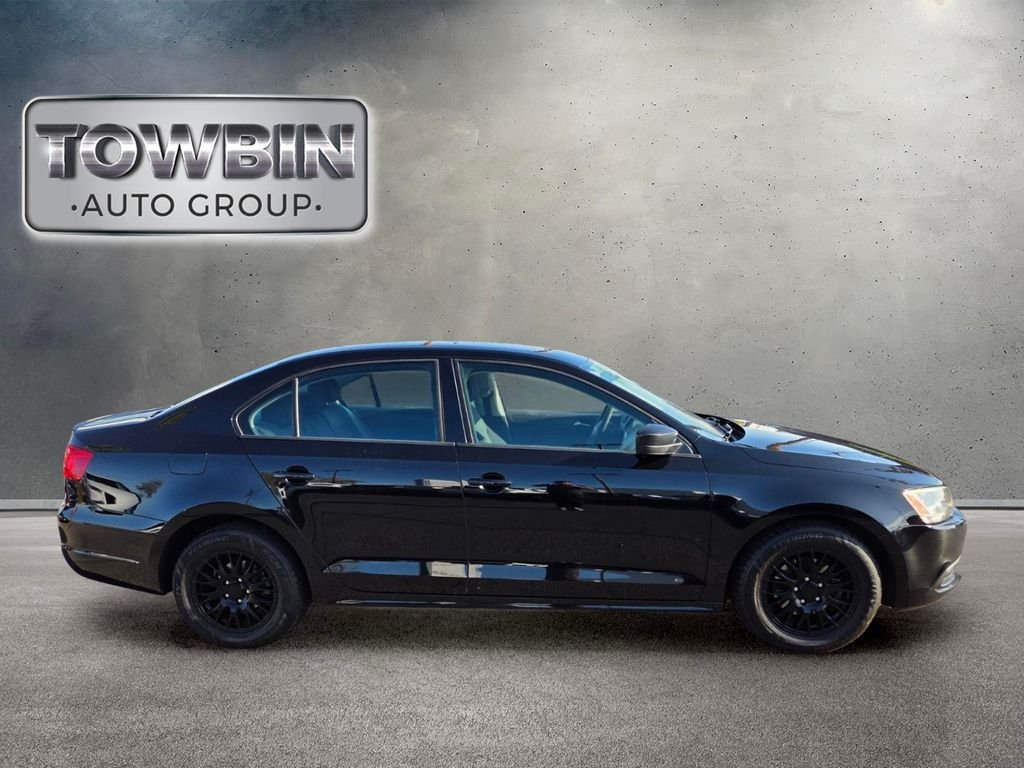 Used 2013 Black Volkswagen 2.0L S image 3