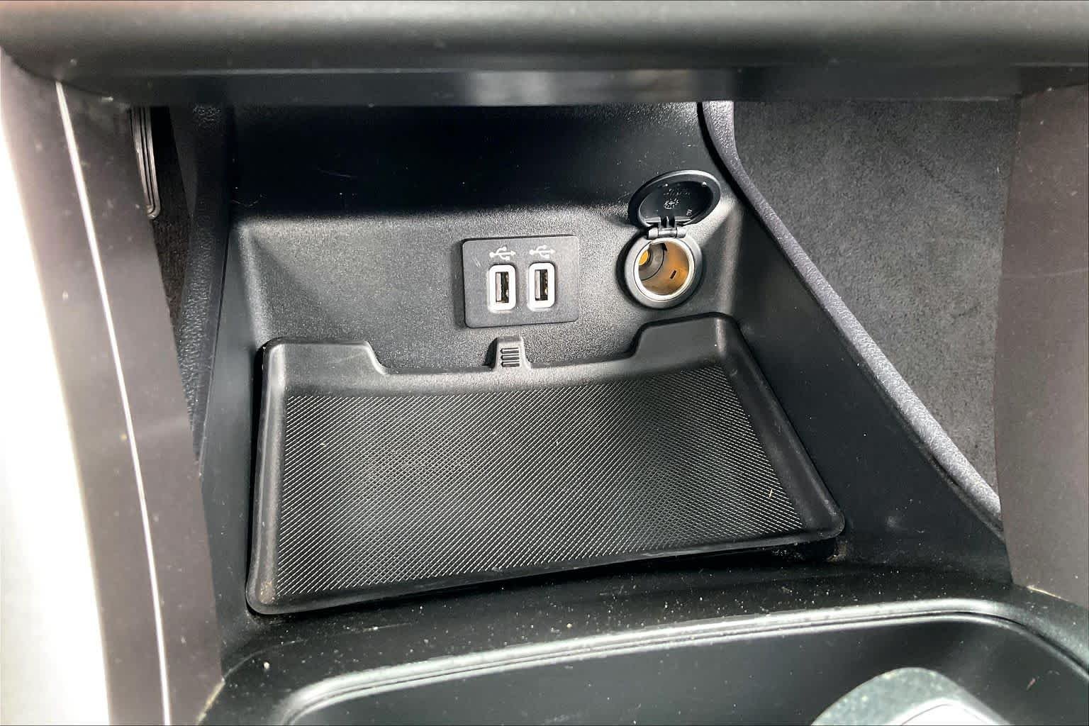 Used 2020 Alto Blue Metallic Tinted Clearcoat Ford SE image 31