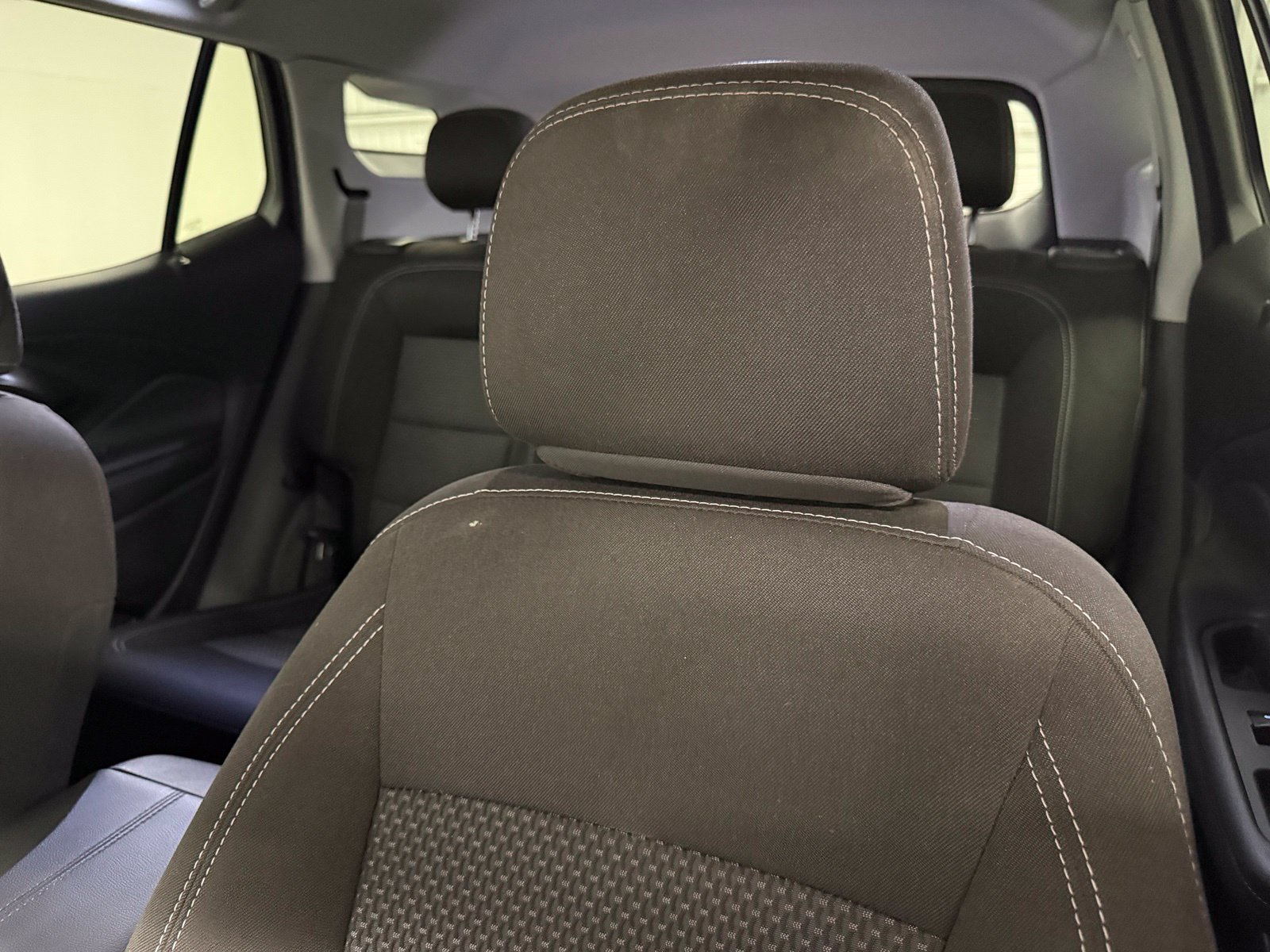 Used 2024 White GMC SLE image 19