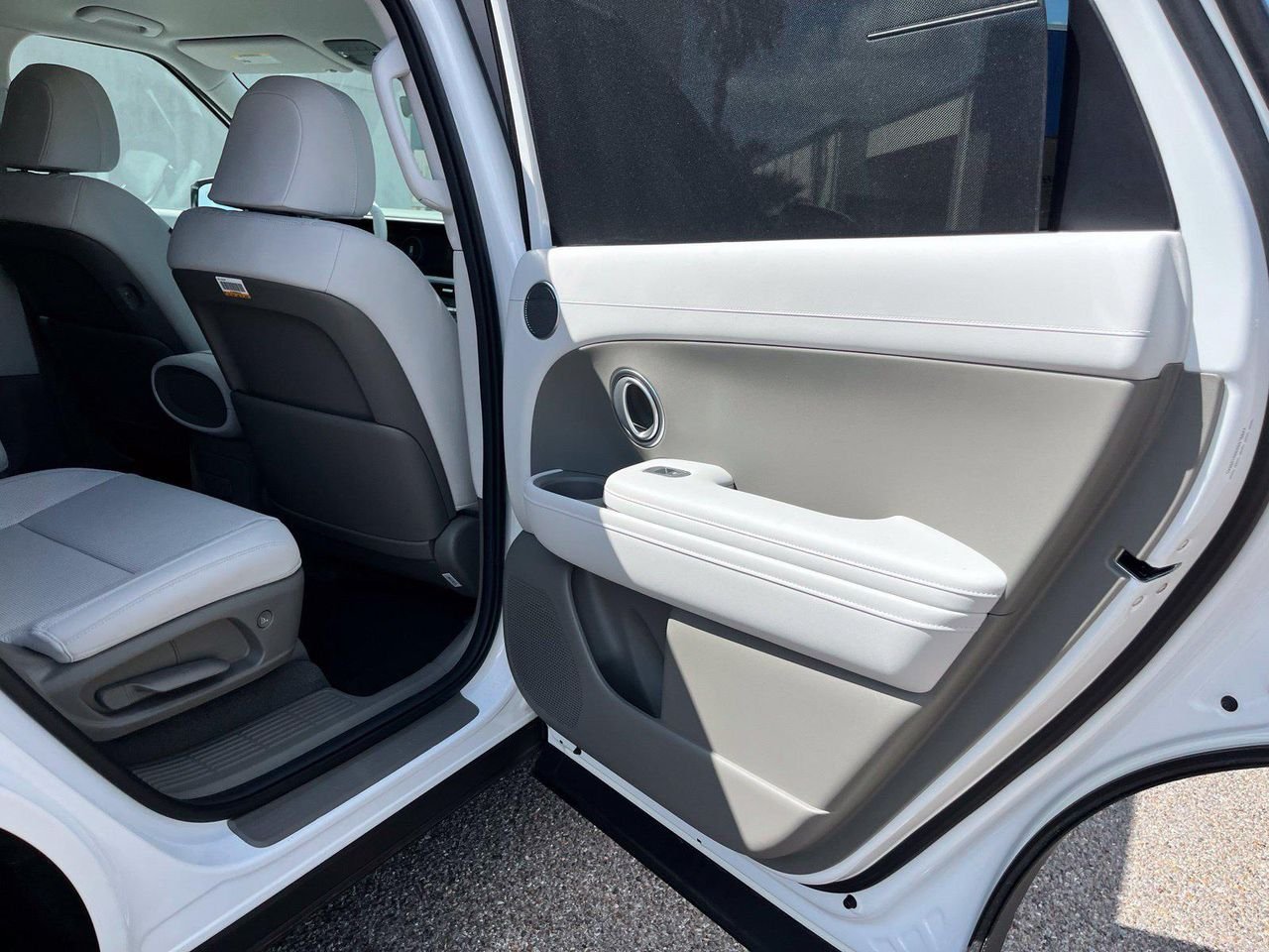New 2027 White Hyundai Blue SEL 7P image 19