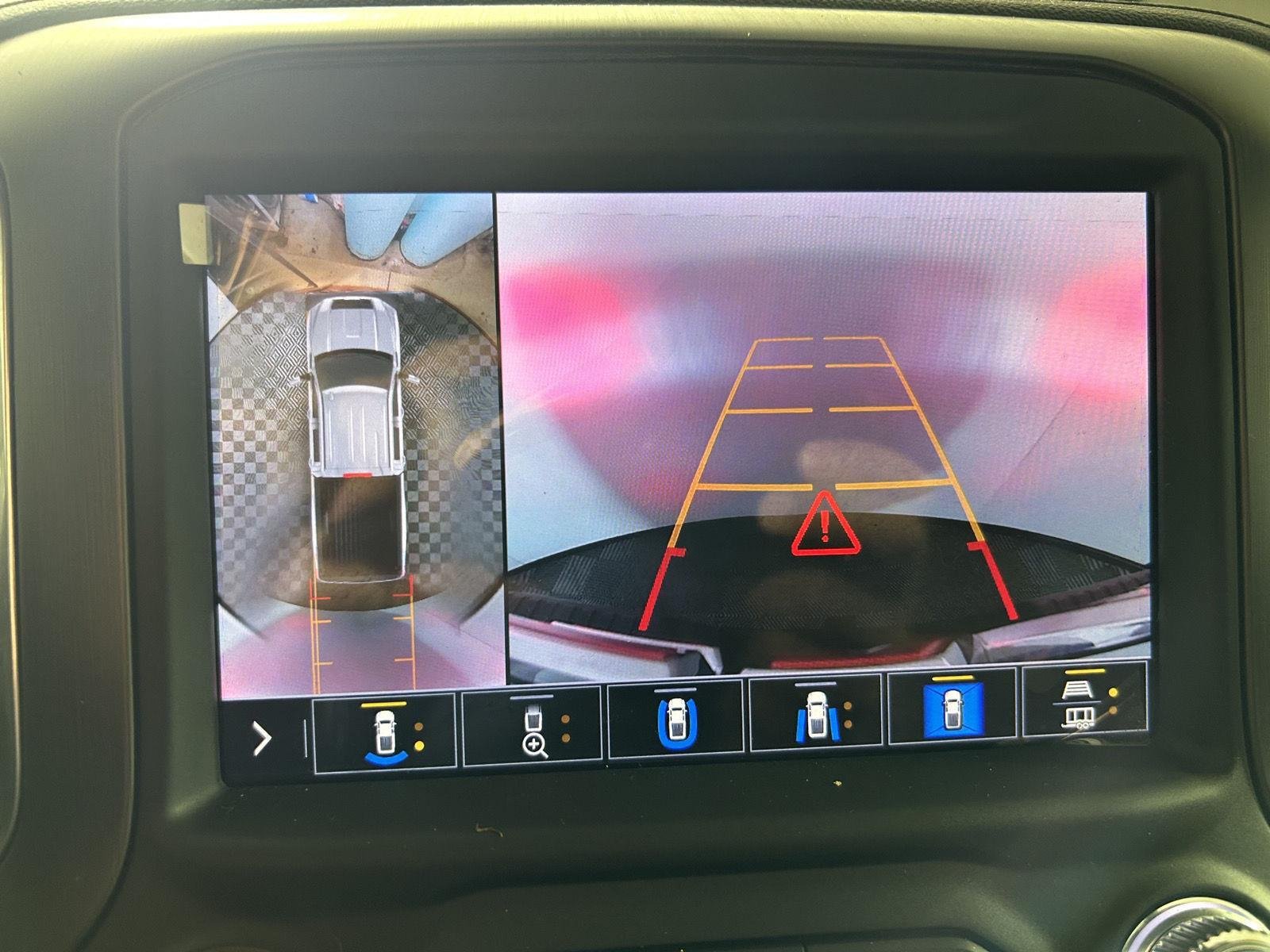 Used 2022 Forest Metallic GMC AT4 image 4