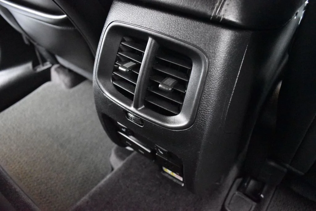 Used 2019 Black Jeep Overland image 27