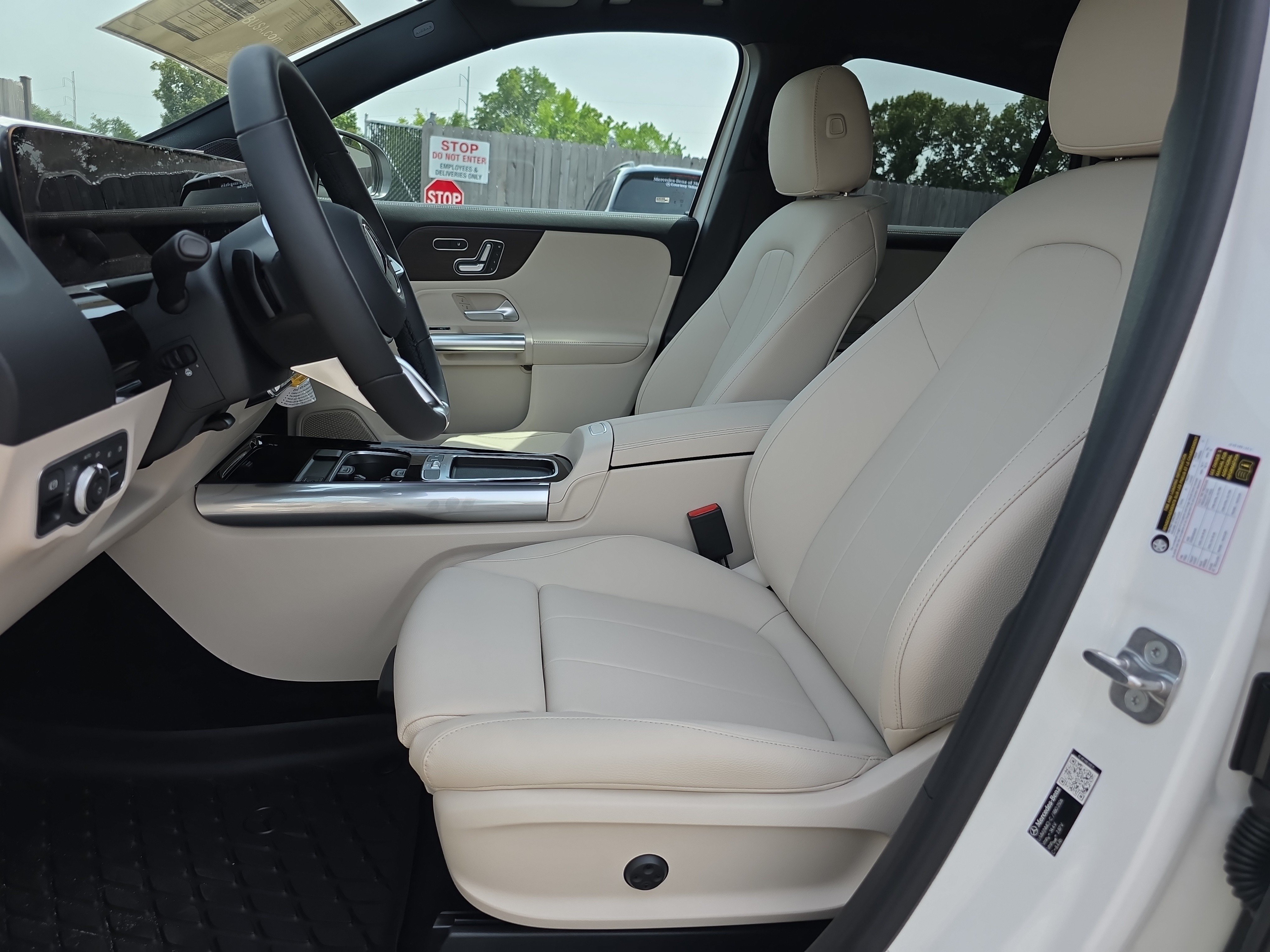 New 2026 Polar White Mercedes-Benz GLA 250 image 37